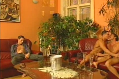 Athletic twink voyeur kissing each other