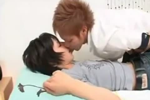 Raw sex in tandem with asian twink