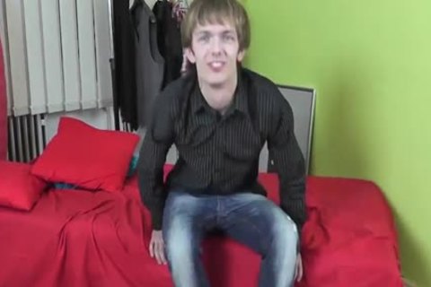 slim man Enjoys Stroking His monstrous 10-Pounder