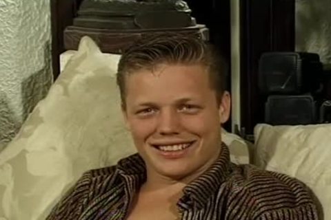 fashionable blonde Enjoys A worthwhile bang With new ally