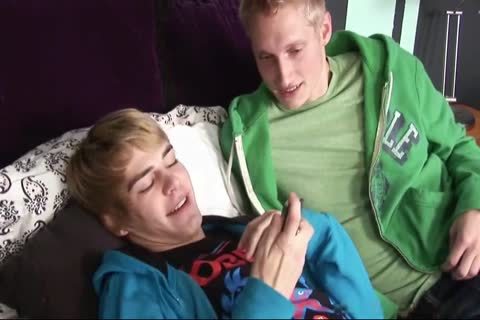 Latin twinks Alfredo And Uber pound unprotected