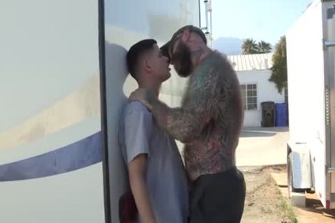 Papi Y Su Cachorro outside 2