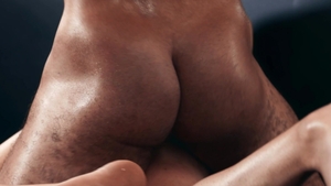 Men: Hunk Blows His Load on Twink