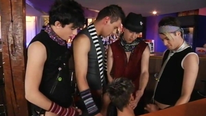 Logan, Joe & Co. Serve Up Some Wild Service