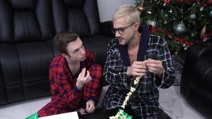 Family Dick: Gingerbread Ass Banging