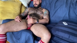 Men Over 30: Dark-haired Bear's Hairy Delight